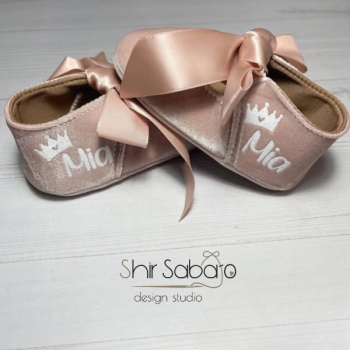 נעלים לתינוק עם שם נעליים לנסיכות שנולדו מתנה ליולדת נעלי נסיכות נעליים לתינוקות נעל סטייל לתינוק